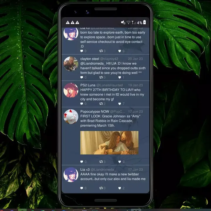 -a phone found in tall grass-游戏截图-好玩游戏库