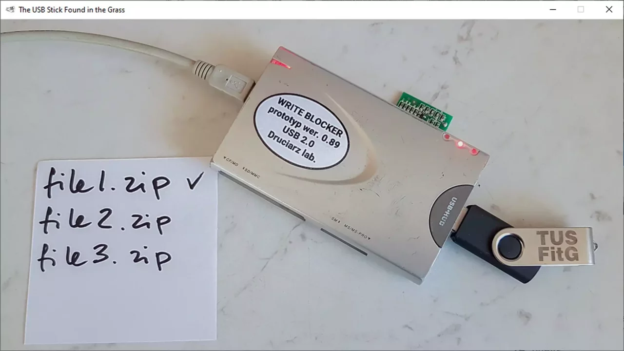 -The USB Stick Found in the Grass-游戏截图-好玩游戏库
